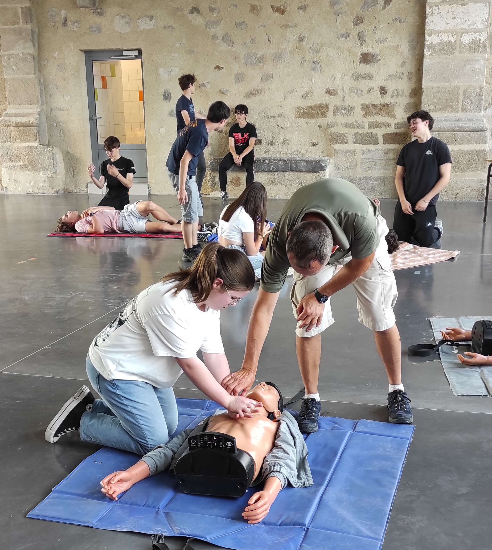 Les lycéens apprennent les gestes qui sauvent