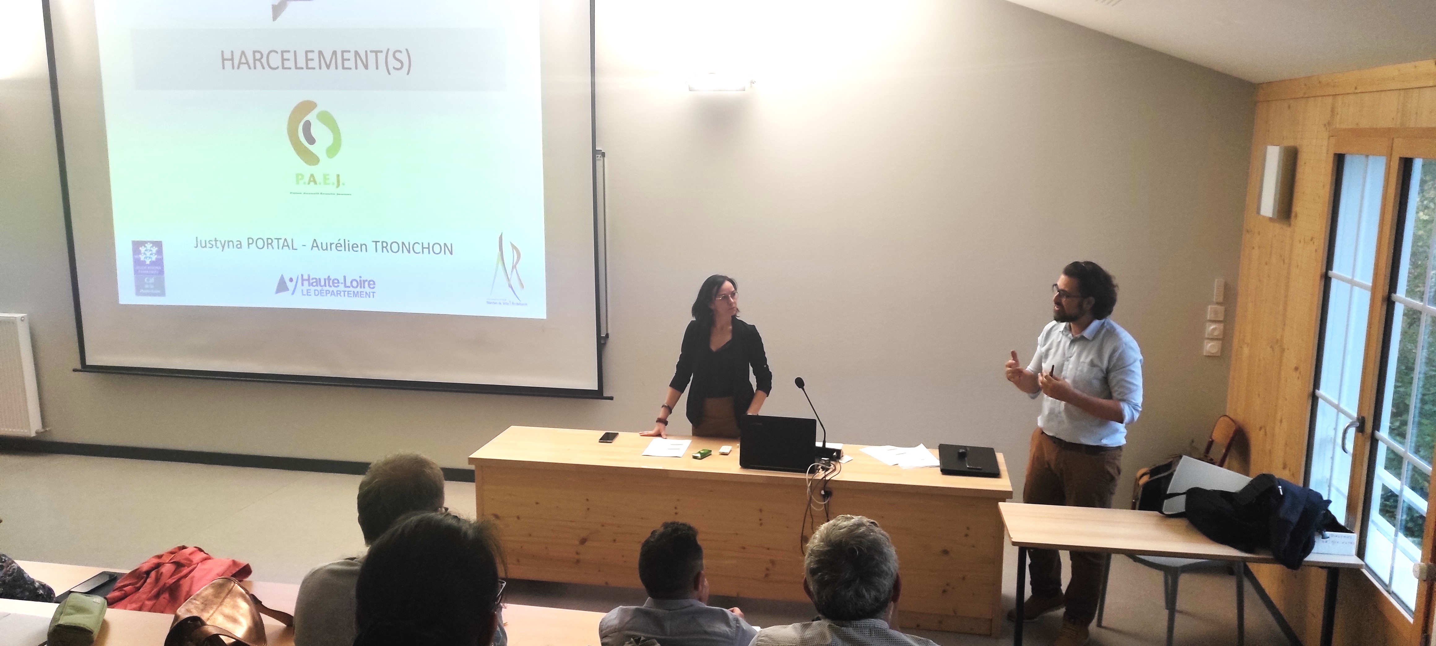 conf harcelement enseignants 2023